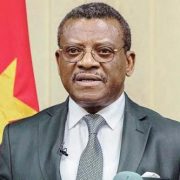 La session parlementaire de juin 2025, habituellement dédiée au Débat d’Orientation Budgétaire (DOB), s'est achevée sans véritable discussion. Le Premier ministre Joseph Dion Ngute, attendu le 1er juillet, a reporté sa présentation au 7 juillet, juste avant la clôture des travaux. Ce délai témoigne d'une dérive d'un État en proie à des défaillances de planification et de gouvernance.