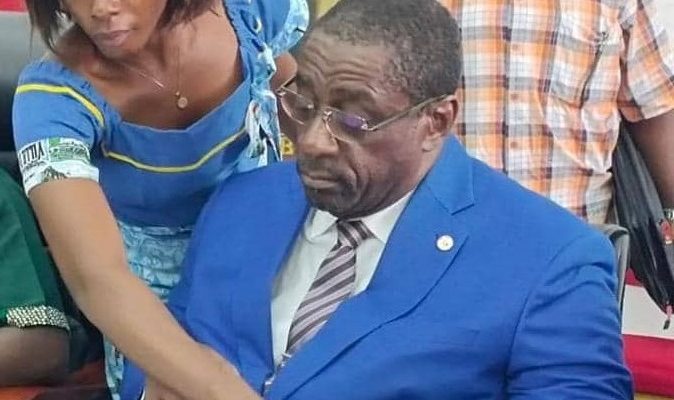 Depuis le 1er mai 2025, presque tous les problèmes soulevés par Jordan Elolongue, porte-parole des délégués du personnel de la Communauté urbaine de Douala (CUD) n’ont pas eu une suite favorable. Nous publions ci-dessous, l’intégralité de ce discours qui revient sur les réalisations et les manquements de l’actuel Maire de la ville de Douala, Roger Mbassa Ndine.