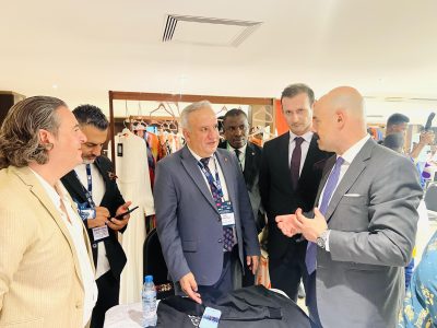 .20 entreprises turques, des opérateurs économiques camerounais et des responsables institutionnels ont déposé leurs valises au Krystal Palace de Douala ce 3 juillet 2025. Ces investisseurs des deux pays (Cameroun et Türkiye) sont en action dans la capitale économique camerounaise. Ils présentent leur savoir-faire aux visiteurs venus nombreux à l'occasion du forum Turquie-Cameroun qui s’inscrit dans une suite logique entamée il y a quelques mois.