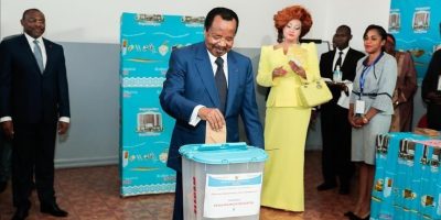 La présidentielle du 12 octobre prochain au Cameroun fera tomber les masques. Les faces invisibles seront visibles. Les mains cachées sous les gangs seront dévoilées au grand jour. Les soutiens endogènes et exogènes seront connus. Rien ne sera caché. Même les parrains des postulants qui pensent pouvoir manipuler l’opinion dans l’ombre durant cette période seront ou sont même déjà connus.