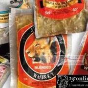 Mbouda, Mokolo, Bafia ou Batouri : dans les campagnes camerounaises, le whisky en sachet s'impose comme un incontournable. Peu coûteux, facilement transportable et omniprésent lors des événements sociaux, cet alcool fort est devenu un compagnon quotidien pour des milliers de ruraux. Mais à quel prix ?