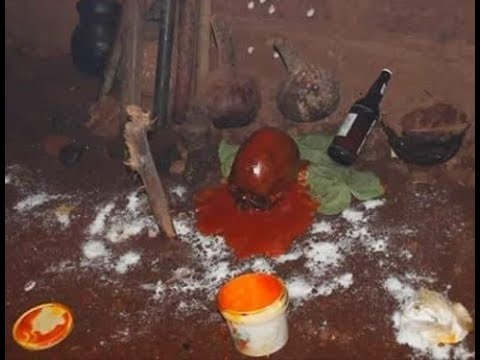 Entre croyances ancestrales et symbolisme profond, le culte des crânes est exclusivement réservé aux initiés. 