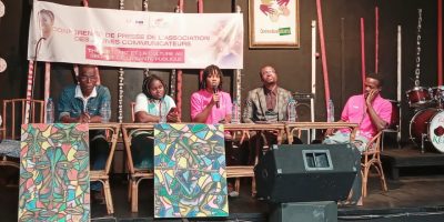 L'association des Jeunes communicateurs (JCOM) a lancé la première édition de la « Kermesse JCOM » le 2 août 2025 à Yaoundé. Une initiative solidaire et artistique pour soutenir les institutions hospitalières camerounaises et les patients en situation d'urgence. Le thème « L'art et la culture au service de la santé publique » met en avant l'approche novatrice de l'organisation.