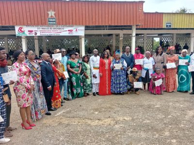 À Bafia, le Salon départemental de l’artisanat du Mbam-et-Inoubou s’est achevé ce 21 août sur une note d’enthousiasme et de fierté collective. Deux journées intenses qui ont permis de révéler l’authenticité d’un patrimoine artisanal unique et de mesurer les avancées concrètes de la décentralisation dans la promotion des métiers d’art.