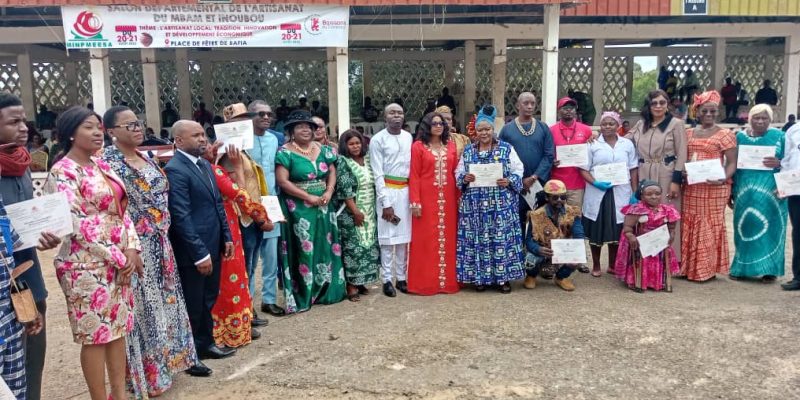 À Bafia, le Salon départemental de l’artisanat du Mbam-et-Inoubou s’est achevé ce 21 août sur une note d’enthousiasme et de fierté collective. Deux journées intenses qui ont permis de révéler l’authenticité d’un patrimoine artisanal unique et de mesurer les avancées concrètes de la décentralisation dans la promotion des métiers d’art.