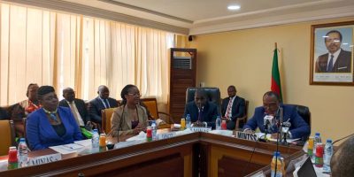 Le Cameroun souhaite marquer un tournant décisif dans son engagement contre le travail des enfants. C'est dans ce contexte qu'une réunion du Comité national de lutte contre le travail des enfants (CNLTE) s’est tenue le 19 août 2025 à Yaoundé. Présidée par Grégoire Owona, ministre du Travail et de la sécurité sociale, elle avait pour objectif d'élaborer des stratégies durables pour faire face à ce fléau persistant.