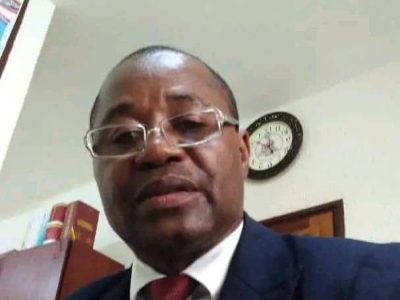 Les villes de Yaoundé, Douala et Bafoussam accueilleront les cérémonies de dédicace du livre « Pour le libéralisme communautaire : de l’idéologie aux réalisations », respectivement les 29 août, 22 et 29 septembre 2025. Préfacé par le Premier ministre, Joseph Dion Ngute, l’ouvrage revient en profondeur sur les transformations sociales, culturelles et la protection de l’environnement par le président Paul Biya depuis son accession à la magistrature suprême en 1982. Dans cet entretien exclusif accordé à La Plume de l’Aigle ce samedi 23 août, Luther André Meka, président-fondateur de l’association Synergies nationale de la promotion du vivre ensemble, initiateur de l’événement, nous parle des enjeux et de l’importance de cette contribution littéraire à quelques semaines de l’élection présidentielle au Cameroun.  