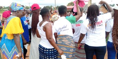 La première édition du festival Laya N’Goua fait vibrer Tangoumanssou, dans la région de Dimbokro depuis vendredi 29. Elle s’achève ce dimanche 31 août 2025. Entre sport, culture, traditions et divertissement, l’événement s’impose déjà comme un rendez-vous fédérateur, visant à rassembler la jeunesse et à valoriser l’identité locale.