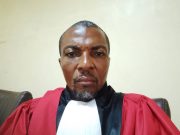 L’enseignant de science politique à l’Université de Douala revient sur la symbolique du cadeau sous forme de palmier à huile que le président Paul Biya a remis hier à Thierry Marchand, l’ambassadeur de France arrivé en fin de séjour au Cameroun et sur sa stratégie de campagne depuis 1992.