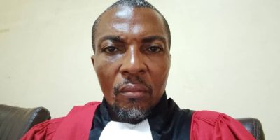 L’enseignant de science politique à l’Université de Douala revient sur la symbolique du cadeau sous forme de palmier à huile que le président Paul Biya a remis hier à Thierry Marchand, l’ambassadeur de France arrivé en fin de séjour au Cameroun et sur sa stratégie de campagne depuis 1992.