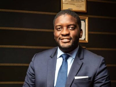 L’avocat d’affaires et président du Think Do Tank The Okwelians était sur « Actualités Hebdo » sur la CRTV dimanche dernier. Voici un extrait de ses déclarations sur le sous-emploi des jeunes.