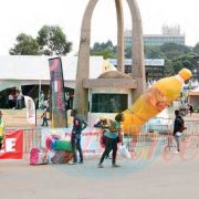 Yaoundé en Fête (YA-FE) soufflera avec éclat ses 20 bougies au Palais des Congrès de Yaoundé, du 19 décembre 2025 au 04 janvier 2026. Ce jubilé, avec pour thème « YA-FE 2025 : le rendez-vous de toutes les générations », promet une célébration mémorable, inclusive et résolument tournée vers toutes les générations.