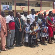 En investissant plus de 5,2 millions de FCFA dans la réhabilitation de l’école primaire publique BAD 8, la Fondation Anzoumana Gbané (AG) marque un tournant dans la promotion de l’éducation à Koumassi. Entre infrastructures modernisées et encouragement des meilleurs élèves, cette initiative ouvre la voie à un élan collectif pour l’avenir de la jeunesse.