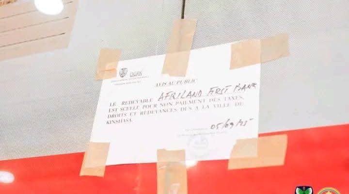 La filiale congolaise de la banque panafricaine aurait été scellée vendredi par la Direction générale des recettes de Kinshasa pour « non-paiement d'impôts ».