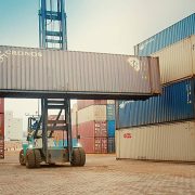Les investissements et les performances du terminal à conteneurs font nager le port en eaux profondes de Kribi dans la cour des grands. Depuis mars dernier, KCT a engagé la phase 2 de ses investissements avec une nouvelle installation, des acquisitions de pointe et des chantiers d’extension impressionnants.