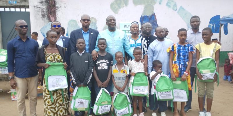 Le Réseau national des associations (RENA) a organisé, samedi 20 septembre 2025, une cérémonie de remise de kits scolaires à 150 enfants, sur le site situé à proximité de son siège à Abobo PK 18.