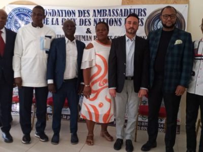 Le centre culturel de Marcory-Anoumabo a abrité une séance d’échange ce dimanche 21 septembre 2025 à l’occasion de la Journée internationale de la paix. C’était à l’initiative de la Fondation internationale des ambassadeurs de la paix (UNIPAF Côte d’Ivoire), en partenariat avec l’International Human Rights Commission et divers acteurs nationaux. Le but étant de promouvoir la culture de la paix, la défense des droits humains et le développement durable.