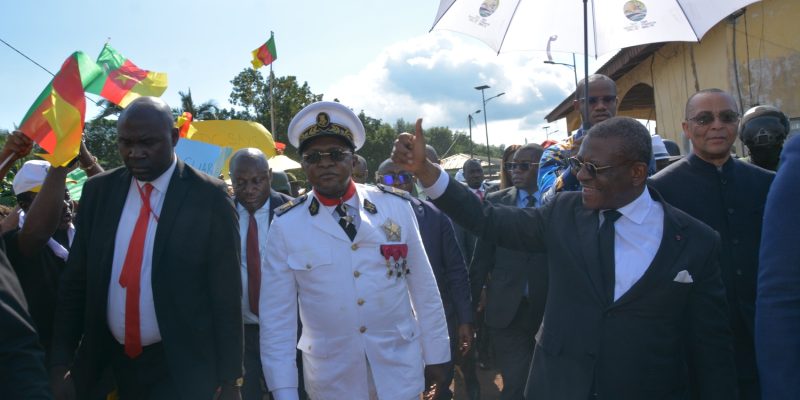 En séjour dans la localité, le Premier ministre camerounais a demandé aux populations de voter pour Paul Biya le 12 octobre 2025.