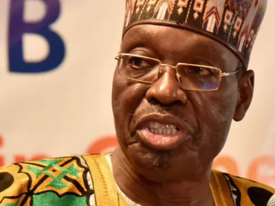 Majesté Cavayé Yéguié, Président de l'Assemblée nationale du Cameroun, et le plus illustre des fils du Septentrion, qui détiennent une parcelle de pouvoir qui entre en ligne de compte lors de la répartition des tâches et fonctions visant à établir des équilibres régionaux.