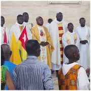 La paroisse Saint Antoine de Padoue du Port a accueilli, samedi 4 octobre 2025,  la célébration du « jubilé des migrants », point d’orgue des activités marquant la Journée mondiale des migrants et des réfugiés (JMMR) initiée par l’Église catholique. Cet événement, placé sous le signe de la fraternité et de l’espérance, a rassemblé de nombreuses communautés africaines, venues prier et témoigner de leur solidarité envers les migrants et réfugiés.