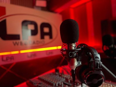 Nous l’avons annoncé depuis quelques semaines avec des messages subliminaux. Aujourd’hui, nous dévoilons son identité : LPA Webradio. Une nouvelle filiale de Ndengue Consulting qui débarque sur vos Smartphones, tablettes, ordinateurs à partir du 10 octobre 2025.