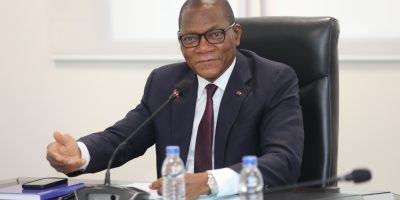 À l’occasion de la Journée mondiale de l’habitat et de l’architecture, célébrée le 6 octobre 2025, le ministre de la Construction, du logement et de l’urbanisme, Bruno Nabagné Koné, a invité les Ivoiriens à repenser la ville pour en faire un espace de dignité, de sécurité et de solidarité.