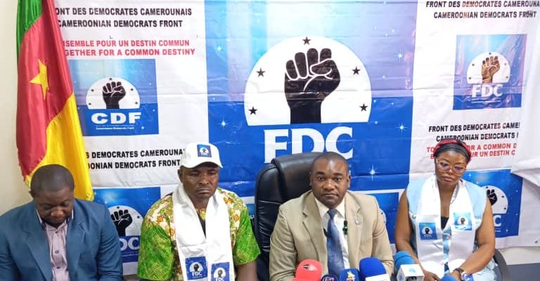 Le président du Front des Démocrates Camerounais (FDC), Denis Émilien Atangana, a officiellement annoncé la rupture de la collaboration de son parti avec Hiram Samuel Iyodi, son candidat à l'élection présidentielle du 12 octobre 2025. C'était au cours d'une conférence de presse donnée ce 13 octobre au siège du parti à Yaoundé.