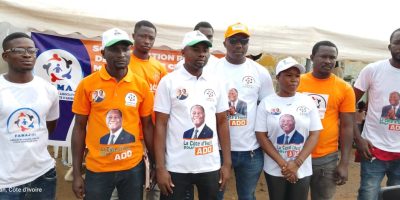 Abobo, l’une des communes les plus peuplées et dynamiques d’Abidjan, vit intensément la ferveur de la campagne présidentielle. Réunis autour de leur président Meité Daouda ce mardi 14 octobre 2025, les membres de la Fédération des Associations et Mouvements d’Abobo (FAMA) s’engagent résolument dans la bataille électorale, entre mobilisation de terrain, recensement des électeurs et plaidoyer pour la paix.