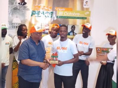 Le Musée des cultures contemporaines Adama Toungara d’Abobo a vibré, ce samedi 18 octobre 2025, au rythme des mots et des émotions lors de la première édition du concours « Slam Peace », placée sous le parrainage du ministre de la Communication et porte-parole du gouvernement, Amadou Coulibaly.