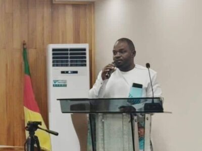 Ce vendredi, 24 octobre 2025, devant le ministre de la Communication et porte-parole du gouvernement, René Emmanuel Sadi, le président de l'Association des Blogueurs du Cameroun (ABC), Thierry Didier Kuicheu a lancé un "Appel à la paix" au moment où le pays attend le verdict de l'élection présidentielle du 12 octobre dernier. L'intégralité de sa déclaration ci-dessous.