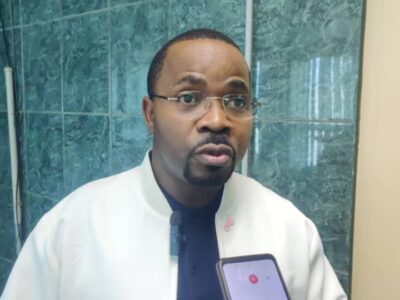 Secrétaire permanent adjoint au Conseil pour l'investissement au Gabon, en charge des questions liées à l'amélioration du climat des affaires, qui prend aussi en compte le volet juridique de l'Agence nationale de promotion des investissements, il a pris part, du 27 au 29 octobre 2025 à Douala, à un atelier de présentation et de validation de l’examen des politiques d’investissements de la Communauté économique et monétaire de l’Afrique centrale (Cemac). Il revient sur cette rencontre dans cet entretien accordé à La Plume de l’Aigle.