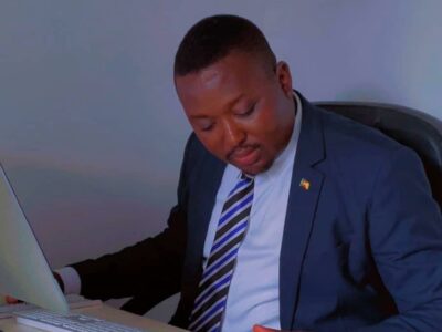 Depuis sa prestation de serment le 6 novembre 2025, chaque seconde compte. Chaque initiative en faveur du Peuple doit arriver à bon port. La bonne information ne doit pas être cachée ou manipulée. Elle doit être connue. Pas seulement connue, mais appliquée au détail près.