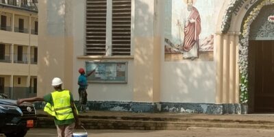 Les travaux de réfection de l’immense propriété de l’église Cathodique Romaine, située au Boulevard de la liberté, sont en cours.