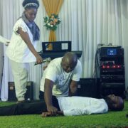 Après avoir initié un séminaire gratuit le 8 novembre 2025 sur les premiers secours, le président de l’association « Les gestes qui sauvent » pense que ce cours devrait être dispensé aux enfants dès la base.