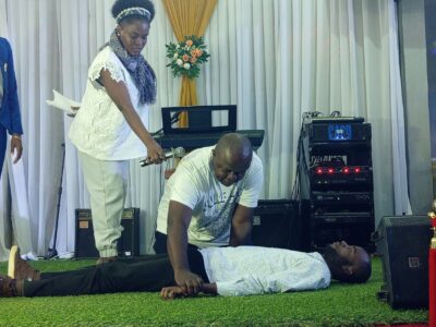 Après avoir initié un séminaire gratuit le 8 novembre 2025 sur les premiers secours, le président de l’association « Les gestes qui sauvent » pense que ce cours devrait être dispensé aux enfants dès la base.