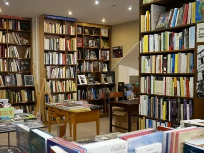 Du 27 au 30 novembre 2025, le Palais de la culture Sawa vibrera au rythme des mots, des idées et de la passion du livre à l’occasion de la 3ème édition du Salon du Livre de Douala. Le Centre International de Recherche et de Documentation sur les Traditions et les Langues Africaines (CERDOTOLA) y participera. L’événement littéraire promet une programmation riche et diversifiée, destinée à tous les publics.