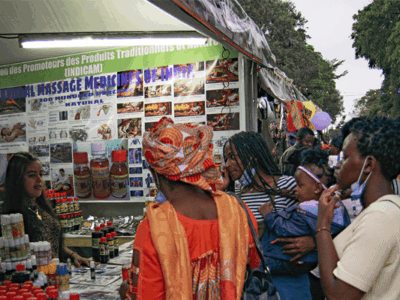 Entre divertissement, commerce et gastronomie, les organisateurs promettent des moments inoubliables lors de cette édition spéciale de Yaoundé en fête (YA-FE) qui se tient du 19 décembre 2025 au 04 janvier 2026 au palais des congrès.