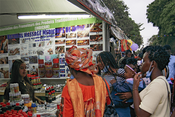 Entre divertissement, commerce et gastronomie, les organisateurs promettent des moments inoubliables lors de cette édition spéciale de Yaoundé en fête (YA-FE) qui se tient du 19 décembre 2025 au 04 janvier 2026 au palais des congrès.