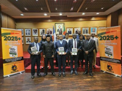 Le mardi 16 décembre 2025 restera une date marquante pour le Cameroun et sa diaspora. À l’ambassade du Cameroun en France, sous le regard attentif de l’ambassadeur André-Magnus Ekoumou, la diaspora camerounaise a franchi une nouvelle étape décisive en présentant officiellement le PADICE : « Pacte avec la Diaspora pour un Cameroun Émergent ».