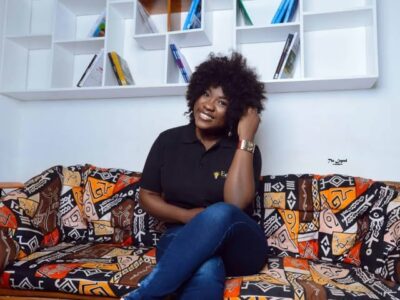 La Directrice générale des éditions Éclosion a participé à la troisième édition du Salon du livre de Douala, du 27 au 30 novembre 2025 au Palais de la culture Sawa. Elle livre son bilan et son appréciation dans cet entretien accordé à La Plume de l’Aigle.