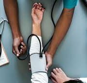 Les organisateurs pointent du doigt le manque de professionnalisme du partenaire de la Foire de Lendi, la Clinique Ste Monique. Lire la mise au point sur les consultations médicales gratuites ci-dessous.