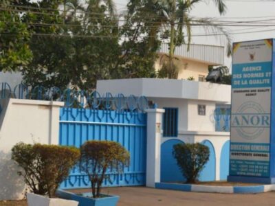 Si aucun doute n’est à se faire au sujet de l’authenticité du document présenté par le Directeur de la Boulangerie Blé d’or qui a été scellé pour des faits d’insalubrité, on devrait aussi aller voir du côté de la moralité de ceux qui donnent des rapports aux fins d’établissement de ces certificats de conformité. 