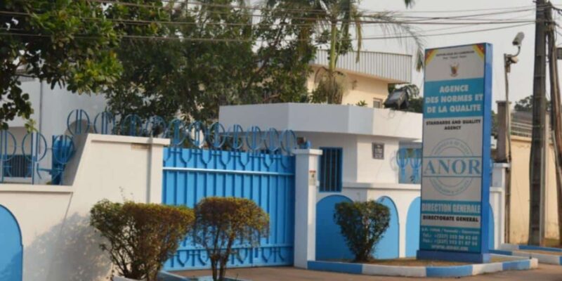 Si aucun doute n’est à se faire au sujet de l’authenticité du document présenté par le Directeur de la Boulangerie Blé d’or qui a été scellé pour des faits d’insalubrité, on devrait aussi aller voir du côté de la moralité de ceux qui donnent des rapports aux fins d’établissement de ces certificats de conformité.