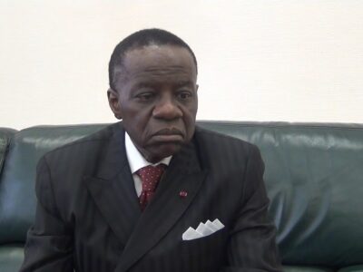 1033 personnels du ministère conduit par le professeur Jacques Fame Ndongo, ministre d’Etat, ministre de l’Enseignement Supérieur, Chancelier des ordres académiques, sont dans le collimateur. Le risque de suspension de solde est très élevé.