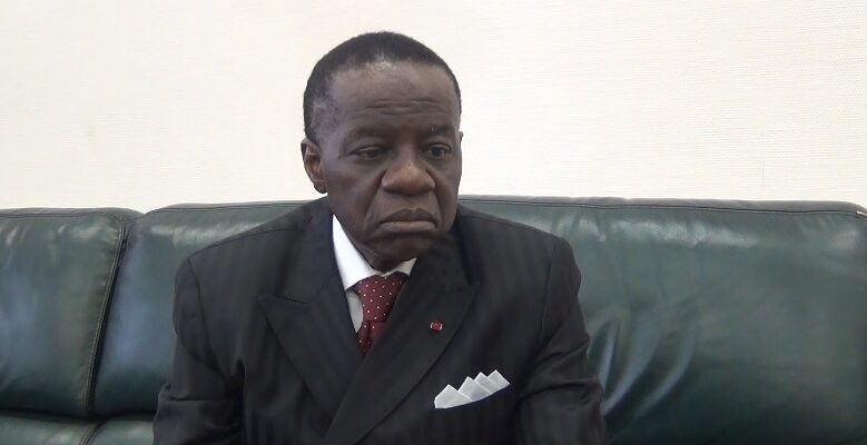 1033 personnels du ministère conduit par le professeur Jacques Fame Ndongo, ministre d’Etat, ministre de l’Enseignement Supérieur, Chancelier des ordres académiques, sont dans le collimateur. Le risque de suspension de solde est très élevé.