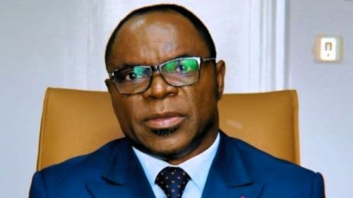 Le tout premier vice-président du Conseil régional du Sud de la mandature précédente a été élu le 17 décembre 2025 à la tête du Conseil régional contre la volonté du Comité central du Rassemblement démocratique du peuple camerounais (RDPC), qui avait porté son choix sur son adversaire, Antoine Bikoro.