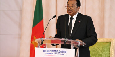 « Il remaniera ». « Il l’a lui-même dit ». « Il ne remaniera pas » ; « il est fatigué ». Avant même l’annonce de la composition du nouveau gouvernement « dans les prochains jours » par Paul Biya en personne, les rumeurs courent depuis des mois que le chef fera le ménage autour de lui. Si certains y croient encore, d’autres préfèrent être surpris le moment venu.