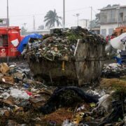 Chacun ira de sa propre idée. Mais un constat est clair : la lutte contre l’insalubrité dans la capitale économique camerounaise s’apparente au mythe de Sisyphe.