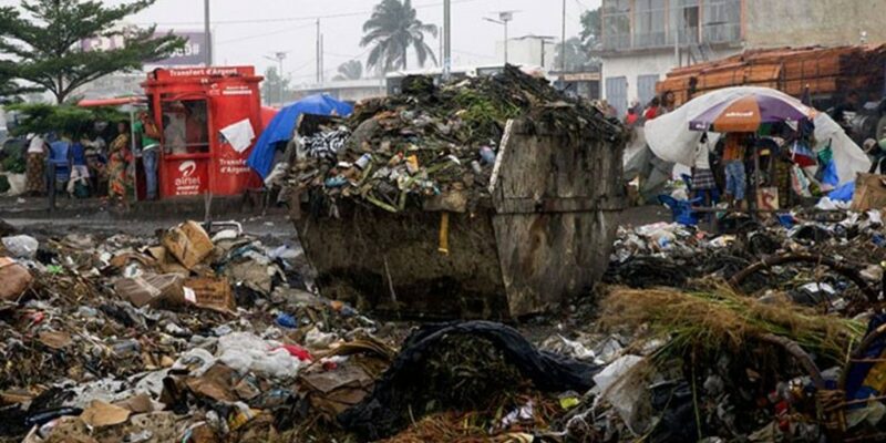 Chacun ira de sa propre idée. Mais un constat est clair : la lutte contre l’insalubrité dans la capitale économique camerounaise s’apparente au mythe de Sisyphe.