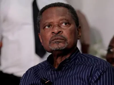 C’est déjà la grande interrogation alors que la famille biologique a indiqué que les cérémonies relatives aux obsèques du disparu se tiendront les 24 et 25 avril 2026.